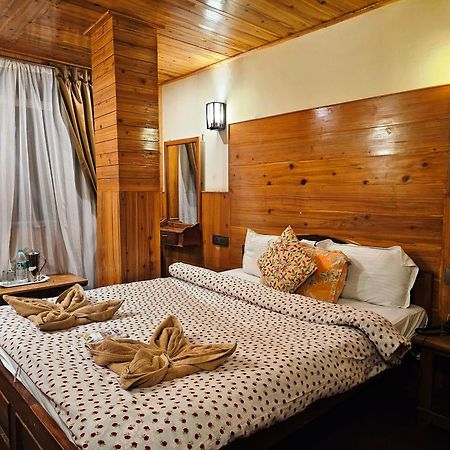 Hotel Golden Orchid Дарджилинг Экстерьер фото