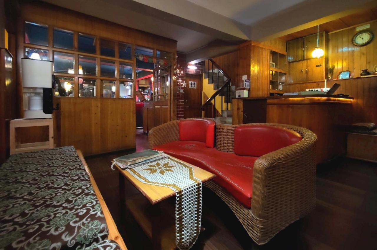 Hotel Golden Orchid Дарджилинг Экстерьер фото