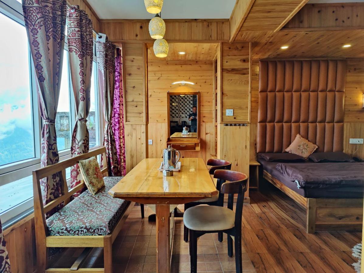 Hotel Golden Orchid Дарджилинг Экстерьер фото