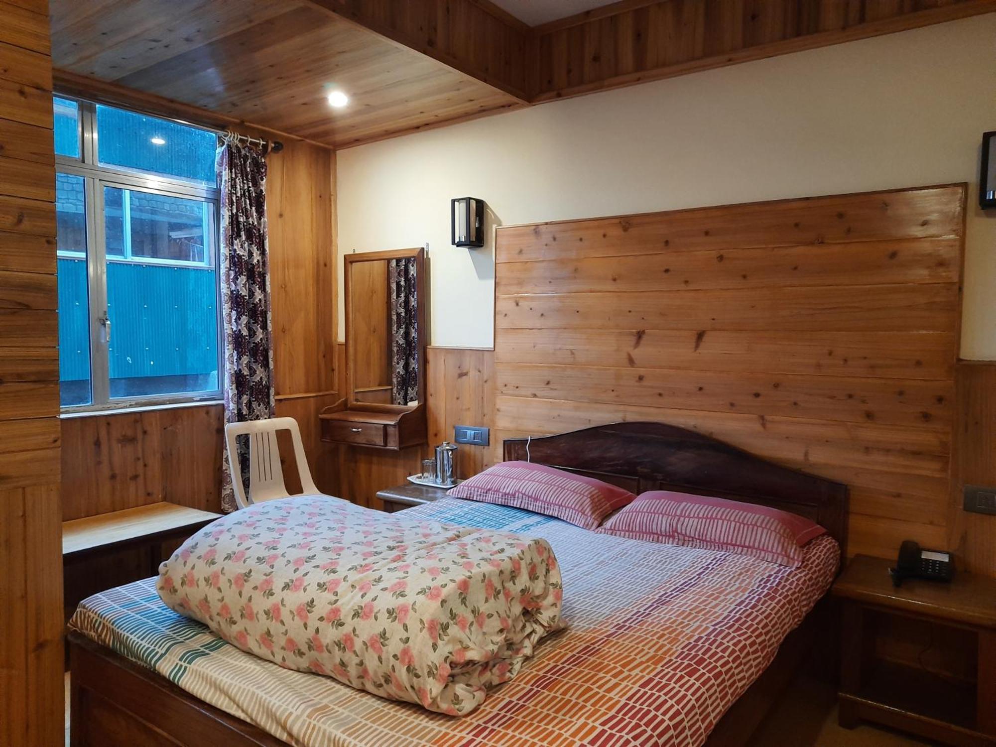 Hotel Golden Orchid Дарджилинг Экстерьер фото