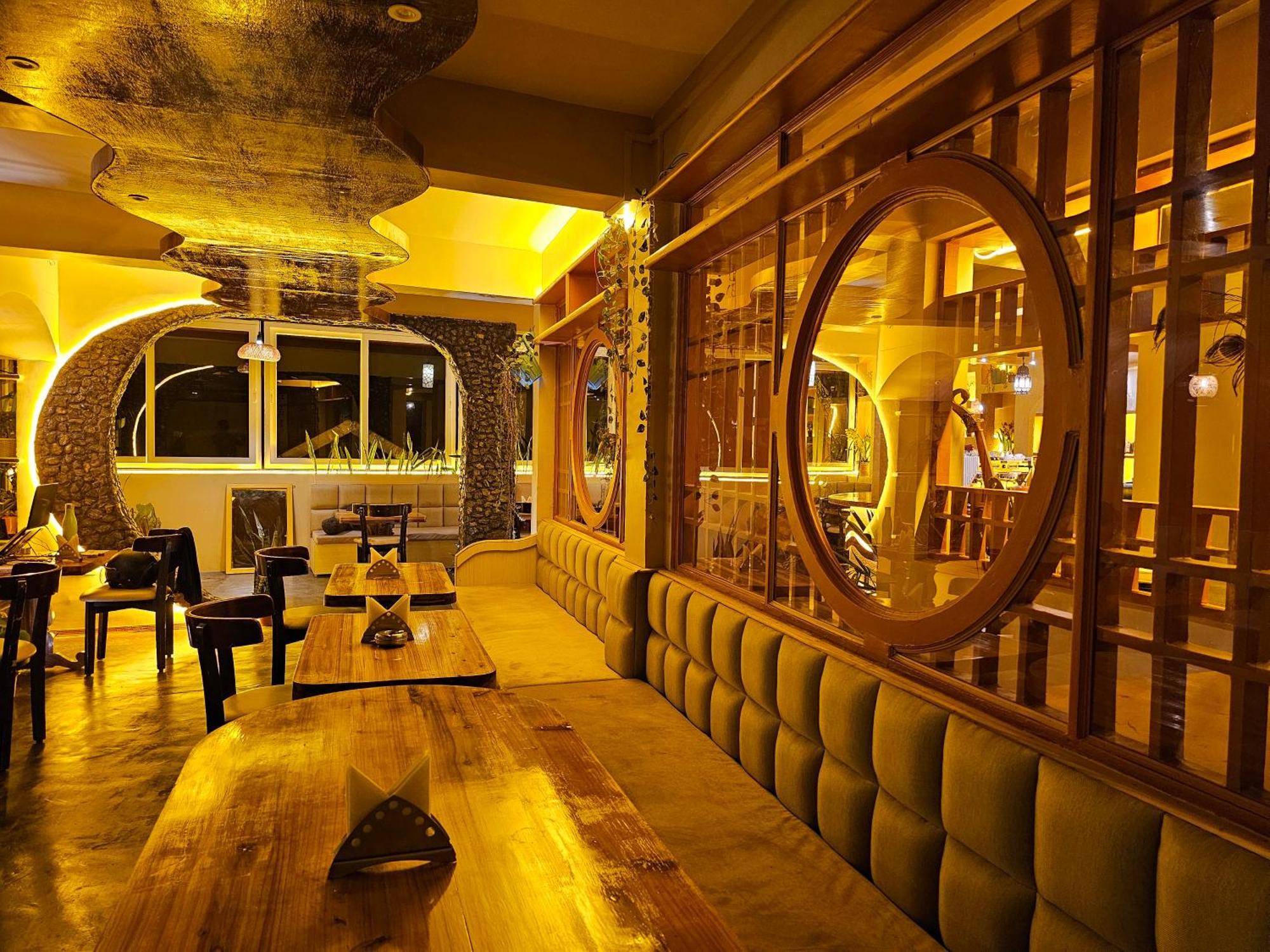 Hotel Golden Orchid Дарджилинг Экстерьер фото