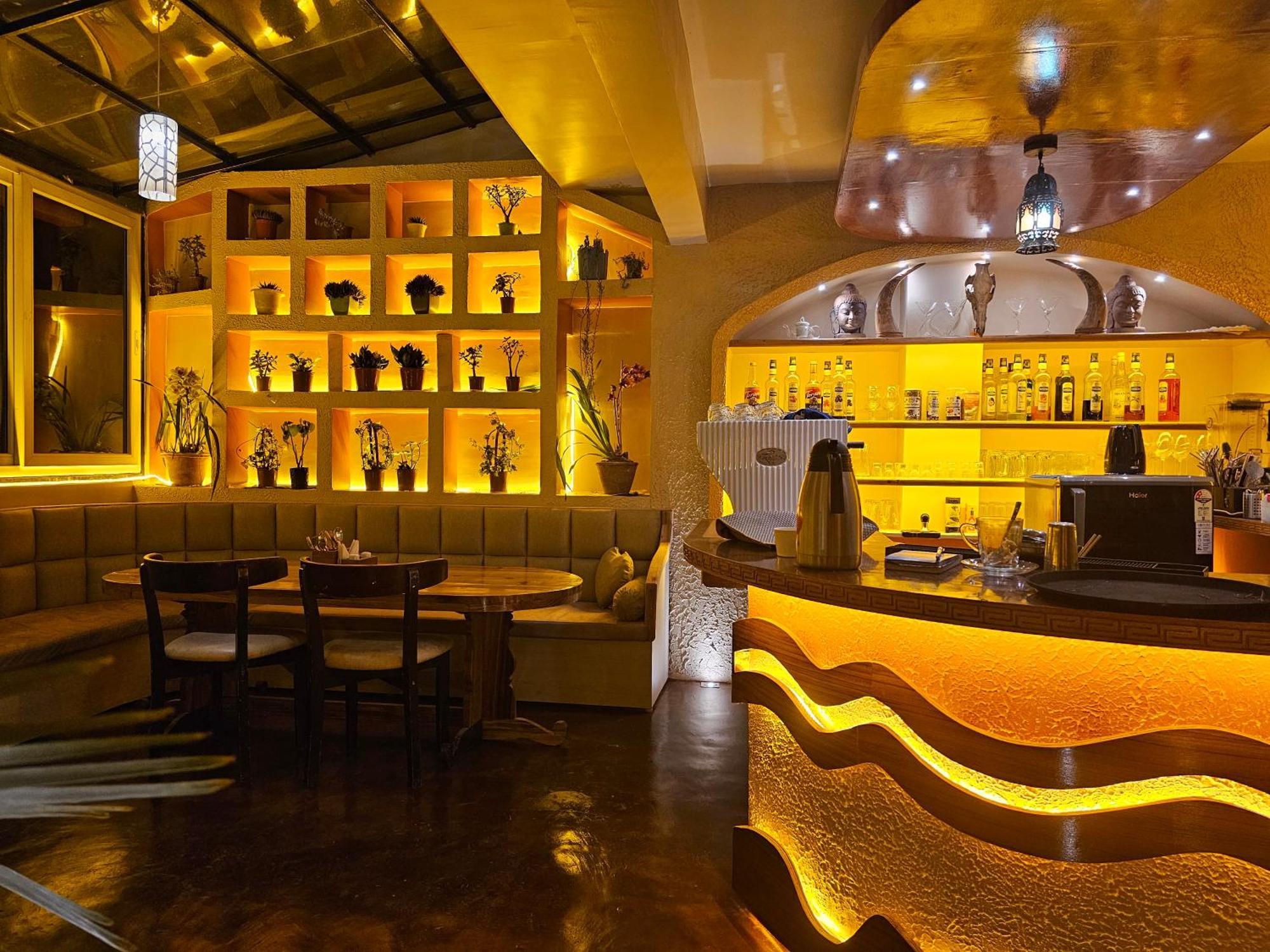 Hotel Golden Orchid Дарджилинг Экстерьер фото